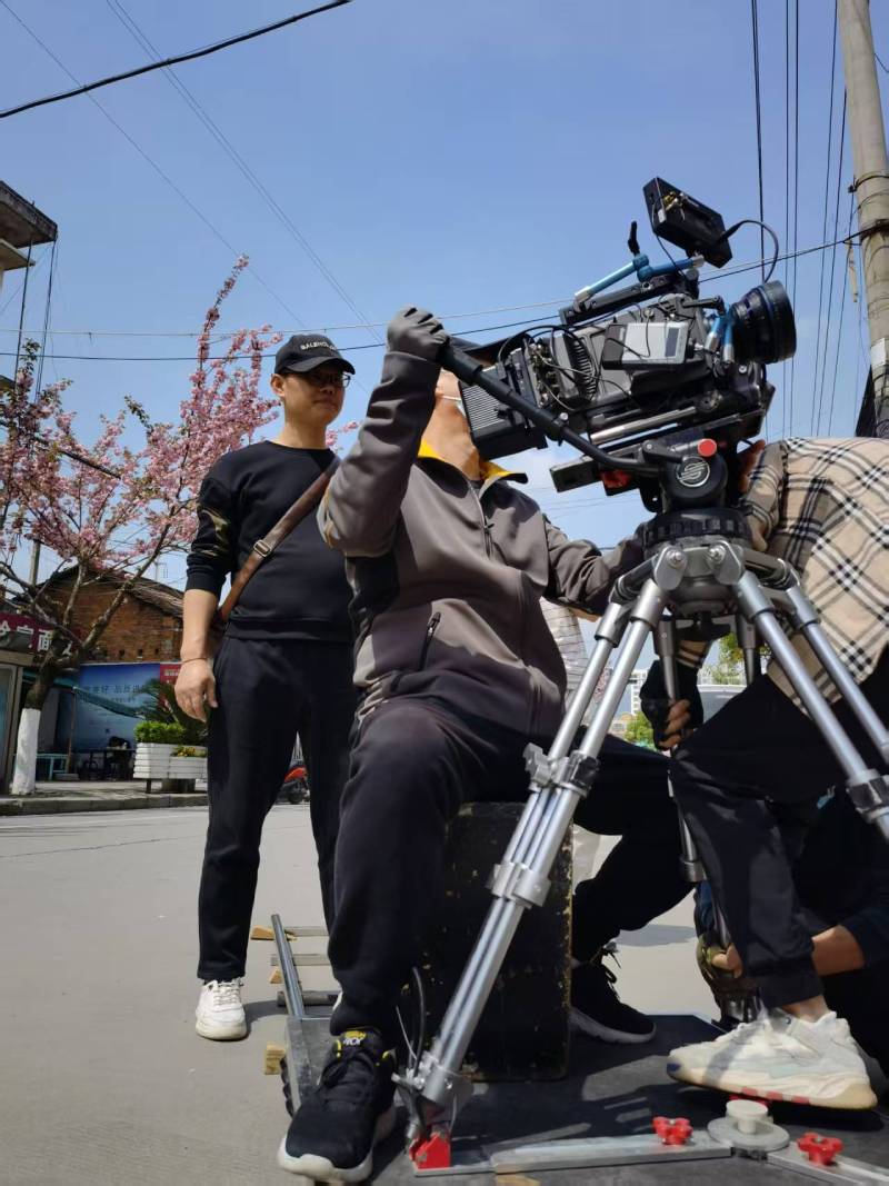盘龙区广告片拍摄：快消品牌爆款之选，网感内容适配社媒传播！